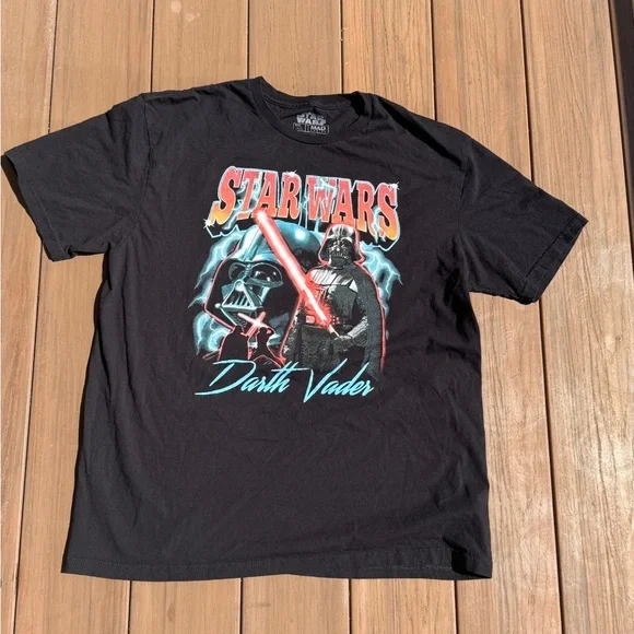 Star Wars Darth Vader Graphic T-Shirt - Picture 2 of 5